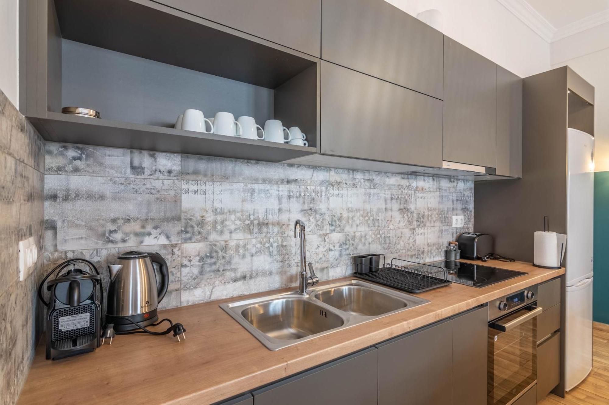 Gazi Apartment *